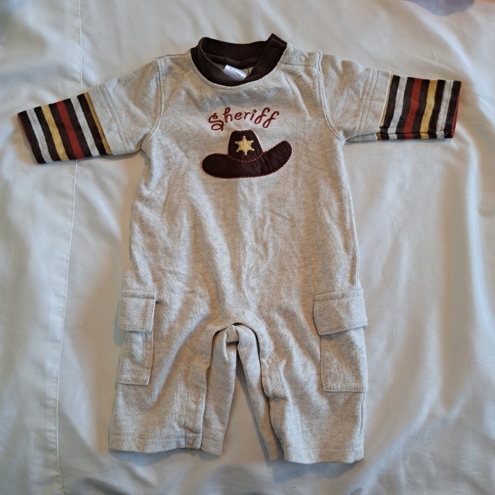 Gymboree boys 0-3 months Sheriff romper 2009 oatmeal color VGUC